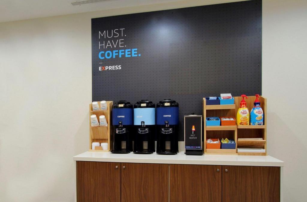 Holiday Inn Express Camden Hotel By Ihg Екстер'єр фото